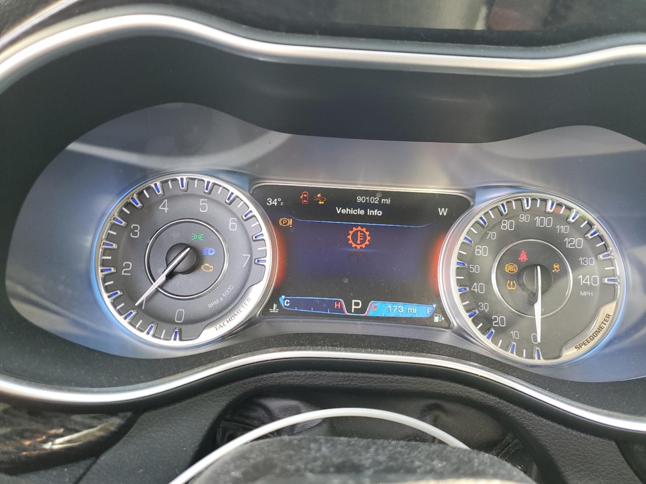 2016 Chrysler 200 - Image 9