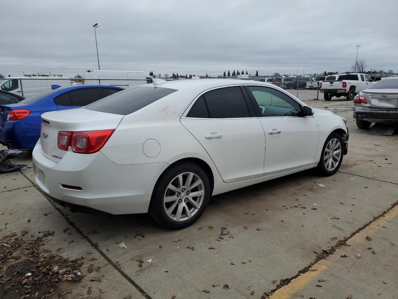 VIN 1G11F5SL9FF325509 2015 CHEVROLET MALIBU no.3