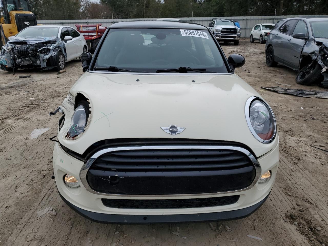 VIN WMWXP5C52J3C65579 2018 MINI COOPER no.5