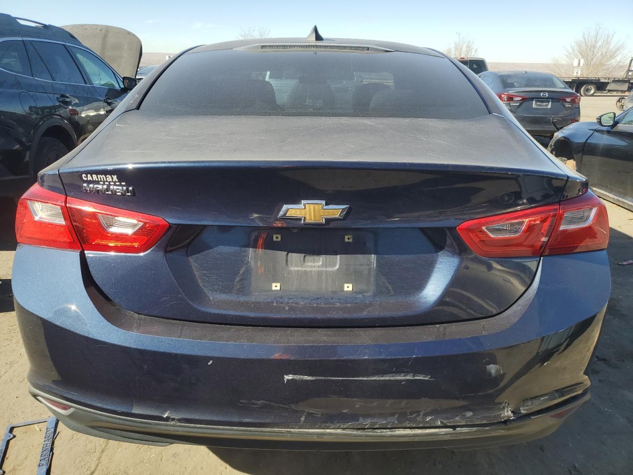 2017 Chevrolet Malibu - Image 6