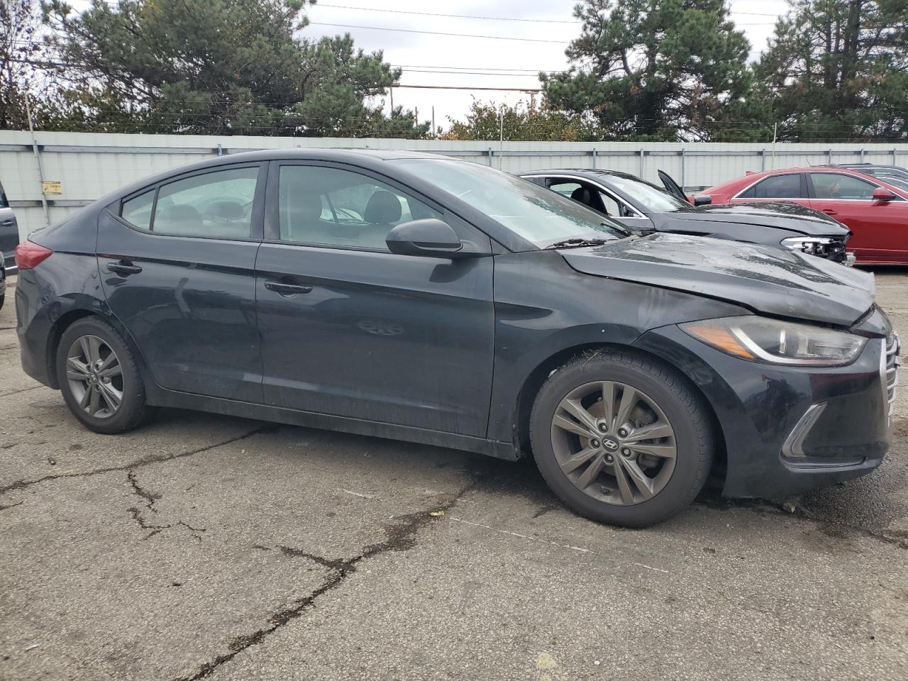 2017 Hyundai Elantra - Image 4