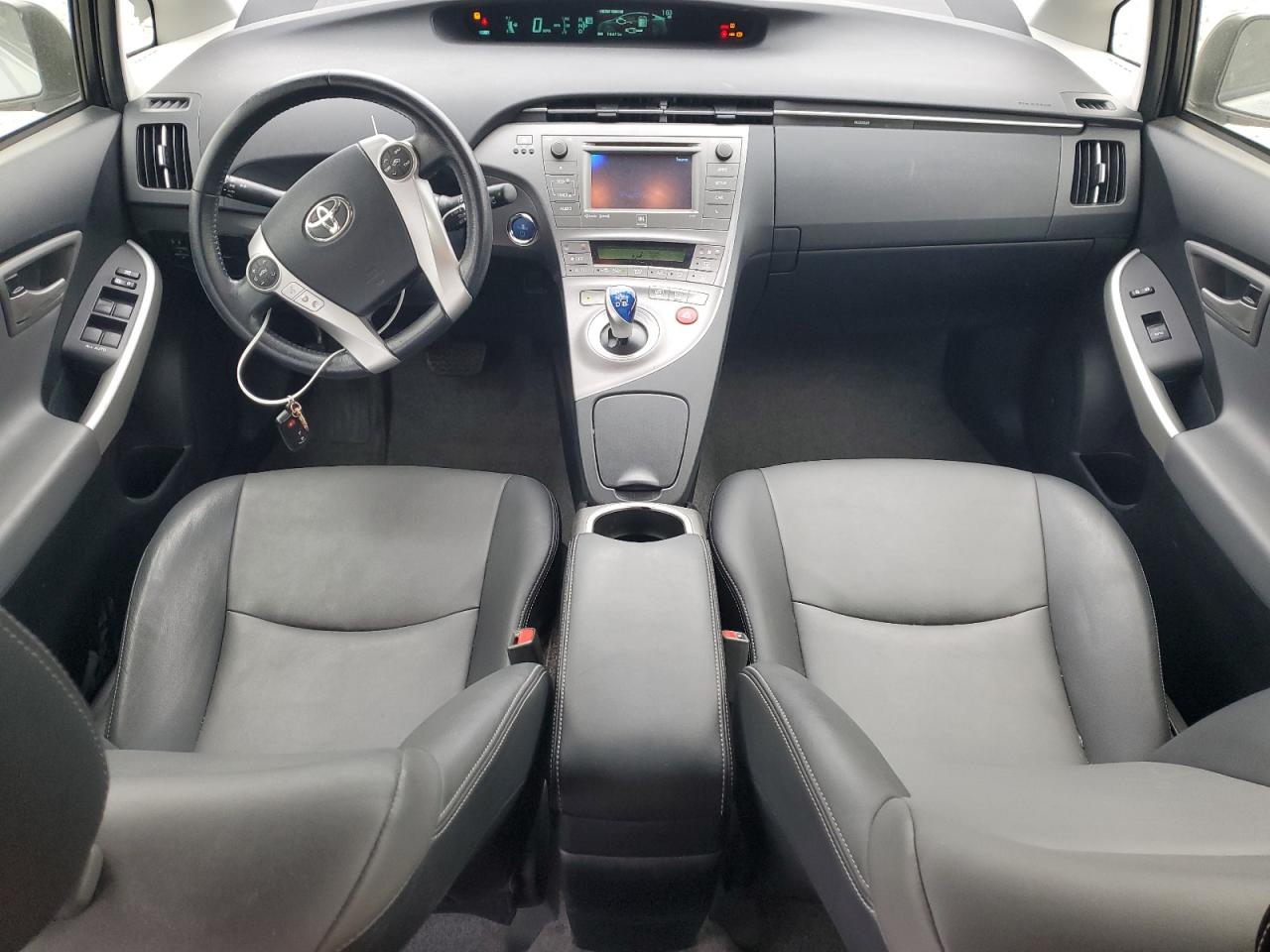 2015 Toyota Prius - Image 8