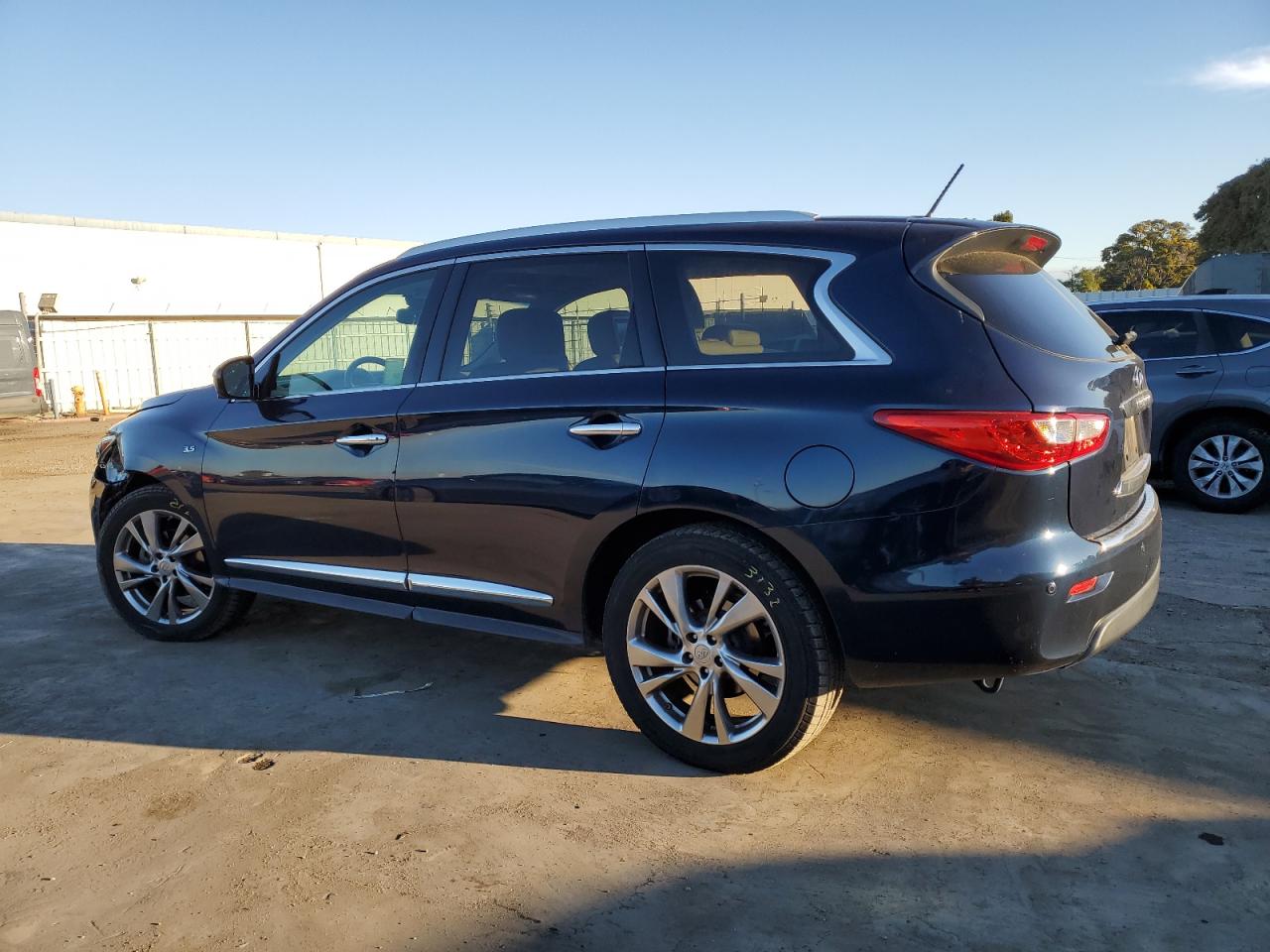 2015 Infiniti QX60 - Image 2