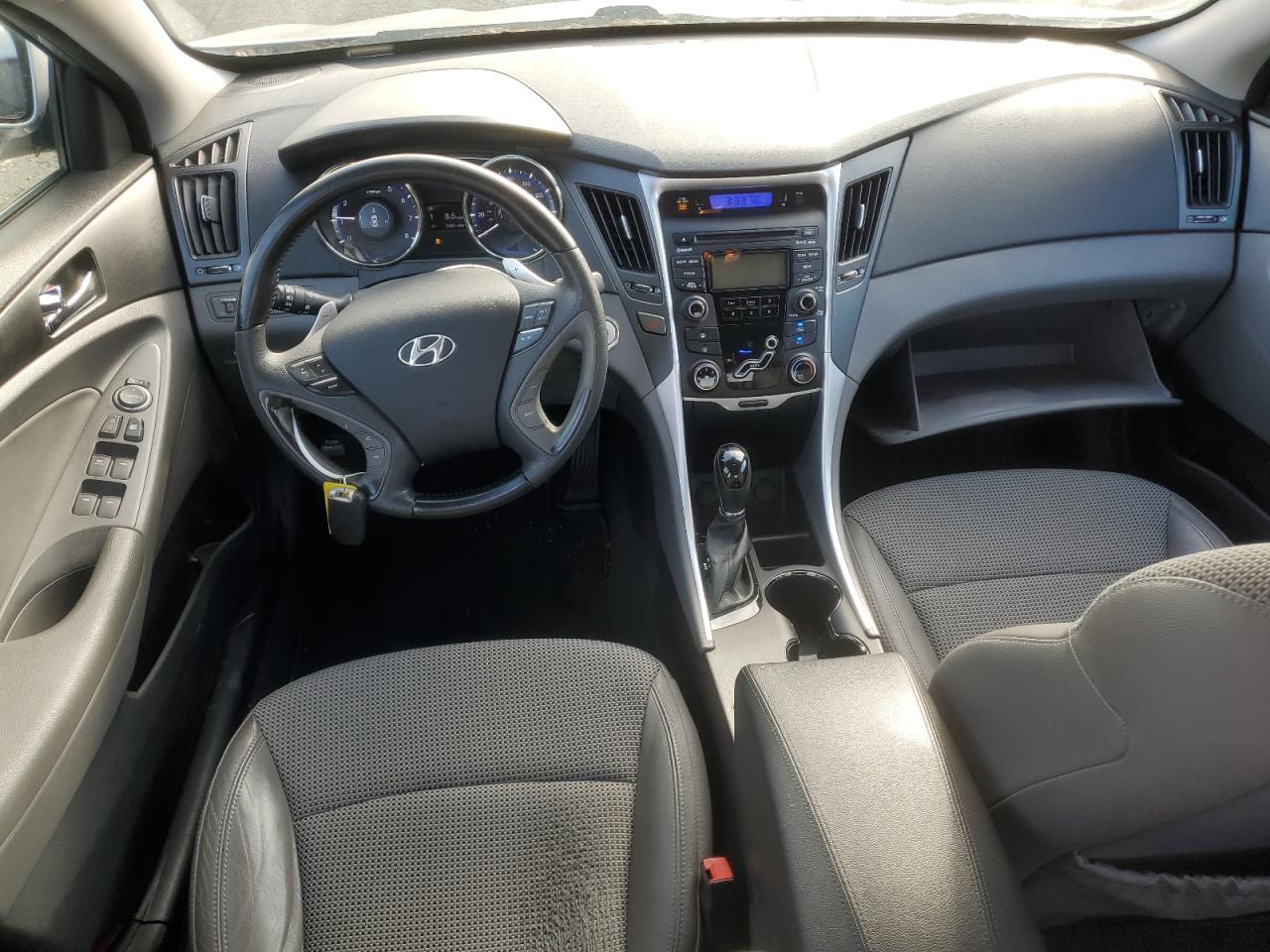 2012 Hyundai Sonata - Image 8