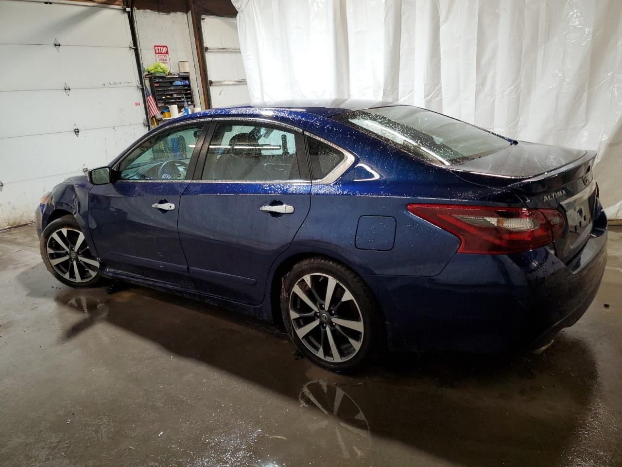 2017 Nissan Altima - Image 2