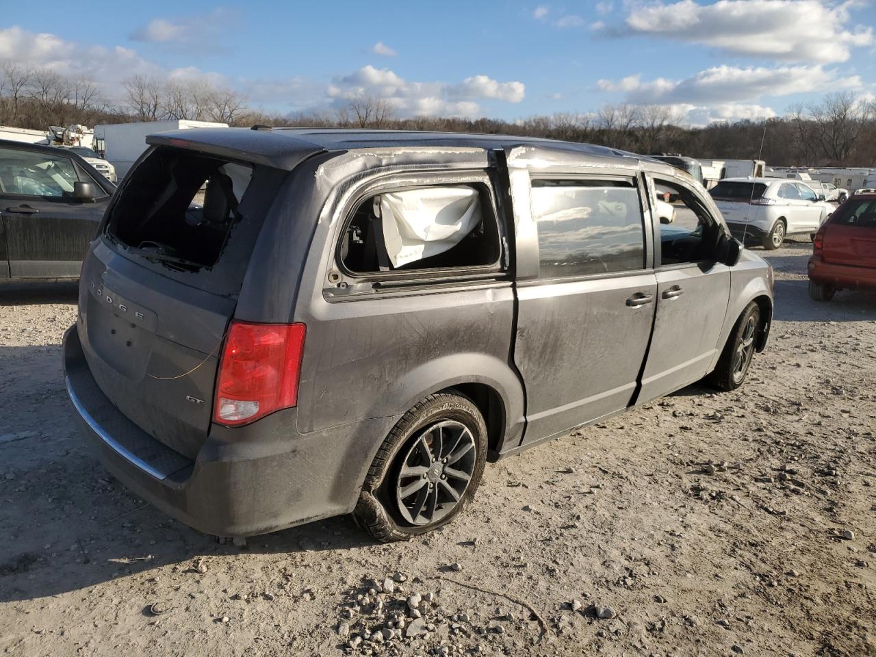2020 Dodge Caravan - Image 3