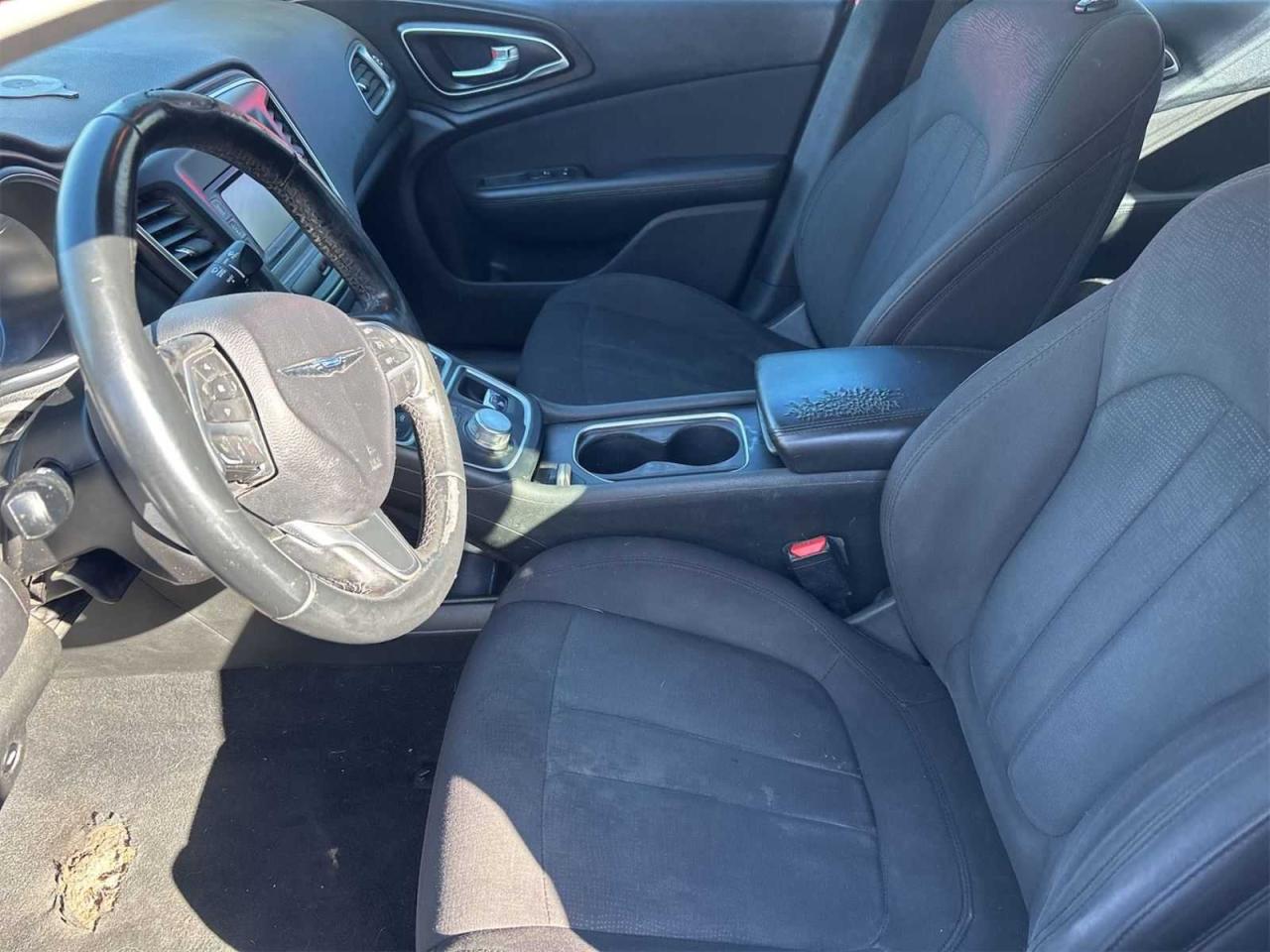 2015 Chrysler 200 - Image 5