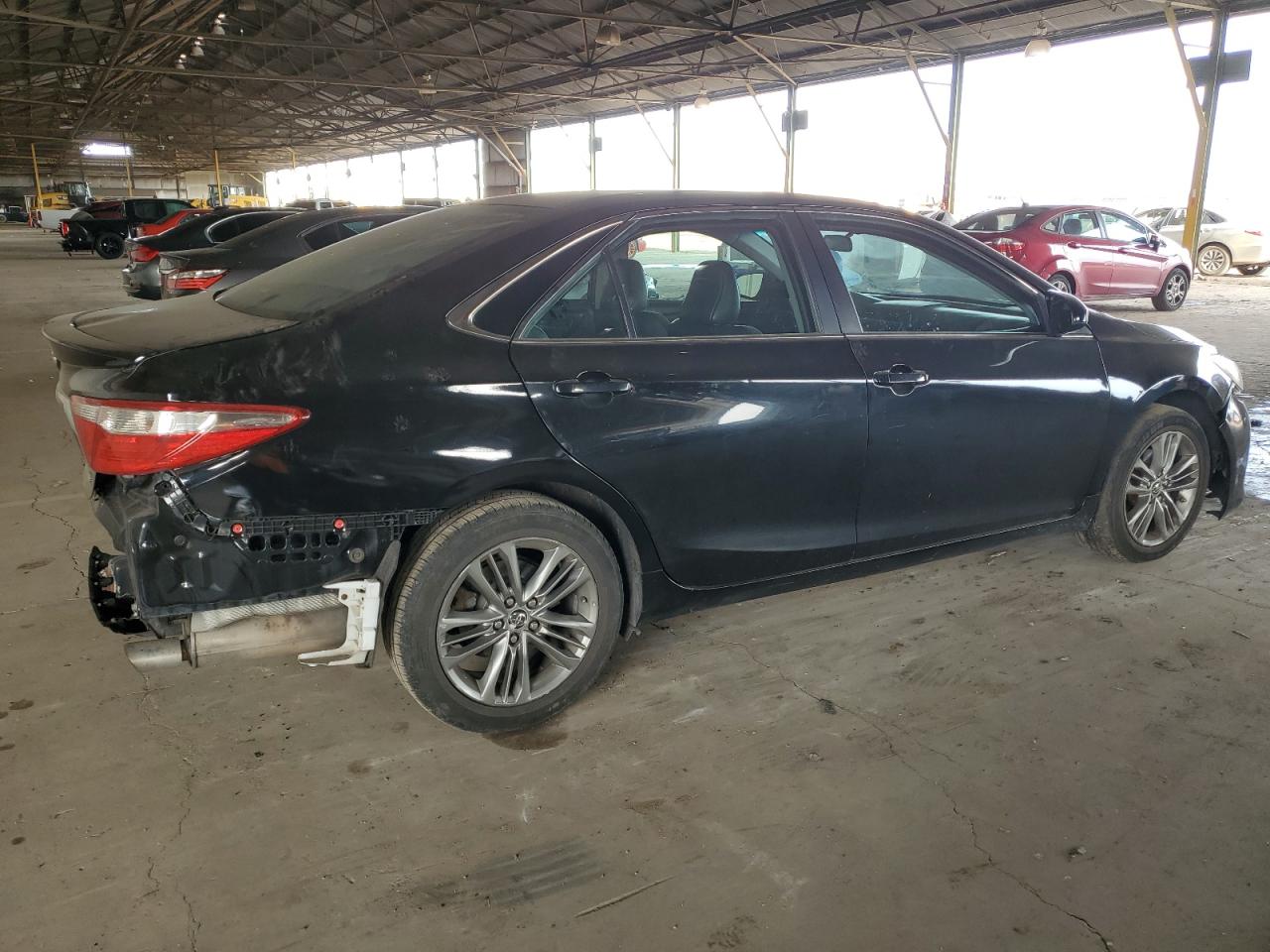 VIN 4T1BF1FK9GU519536 2016 TOYOTA CAMRY no.3