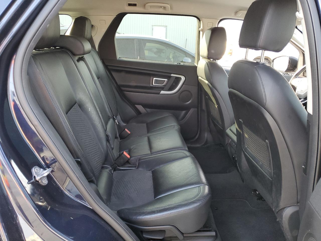 2017 Land Rover Discovery - Image 11