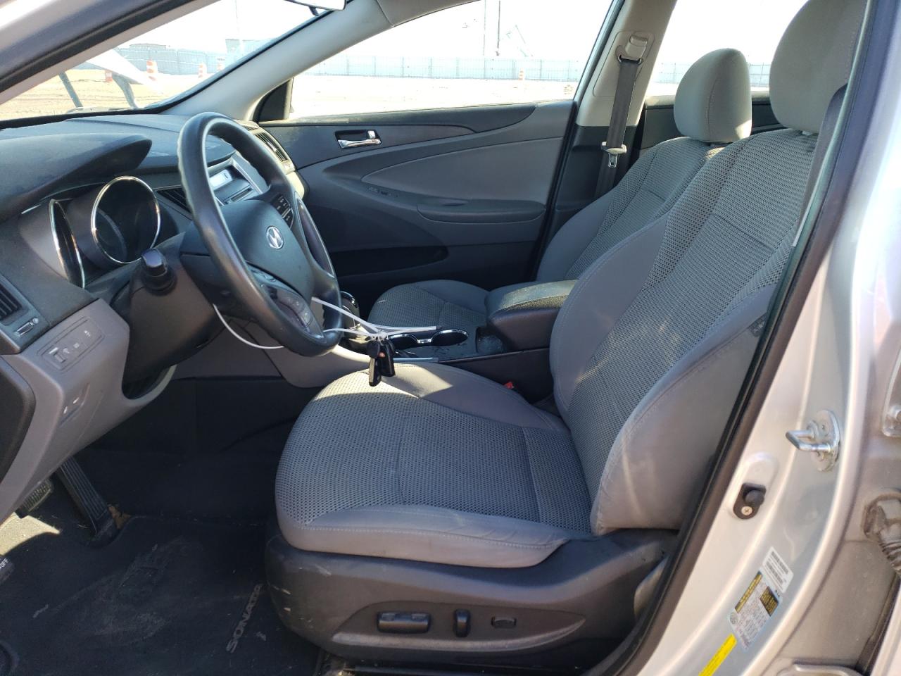 2011 Hyundai Sonata - Image 7