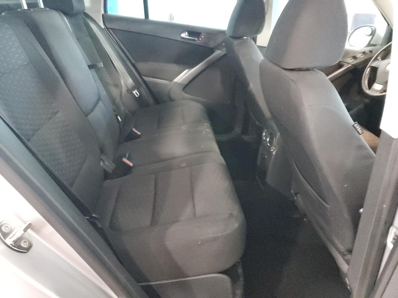 2009 Volkswagen Tiguan - Image 10