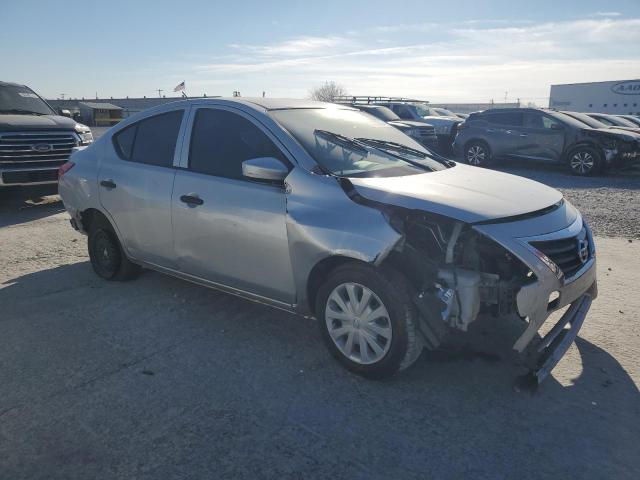  NISSAN VERSA 2018 Silver