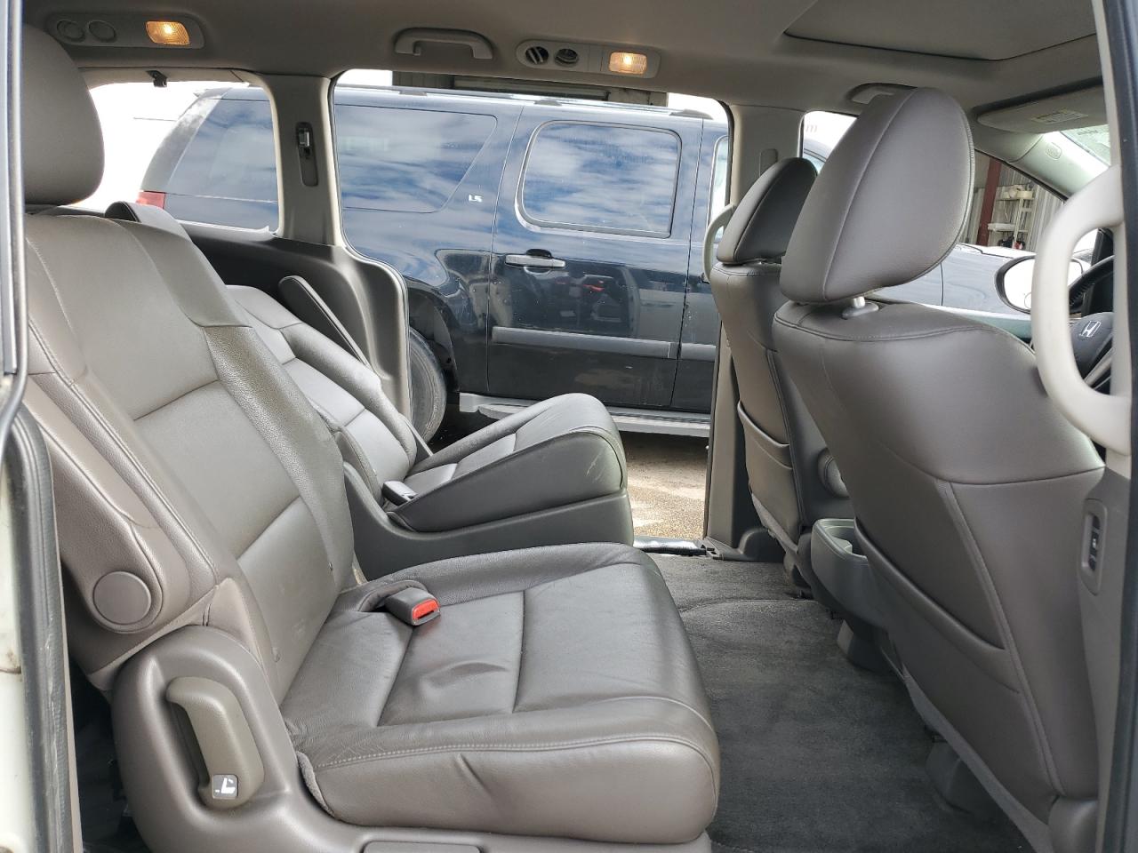 2014 Honda Odyssey - Image 11