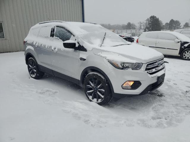  FORD ESCAPE 2019 Srebrny