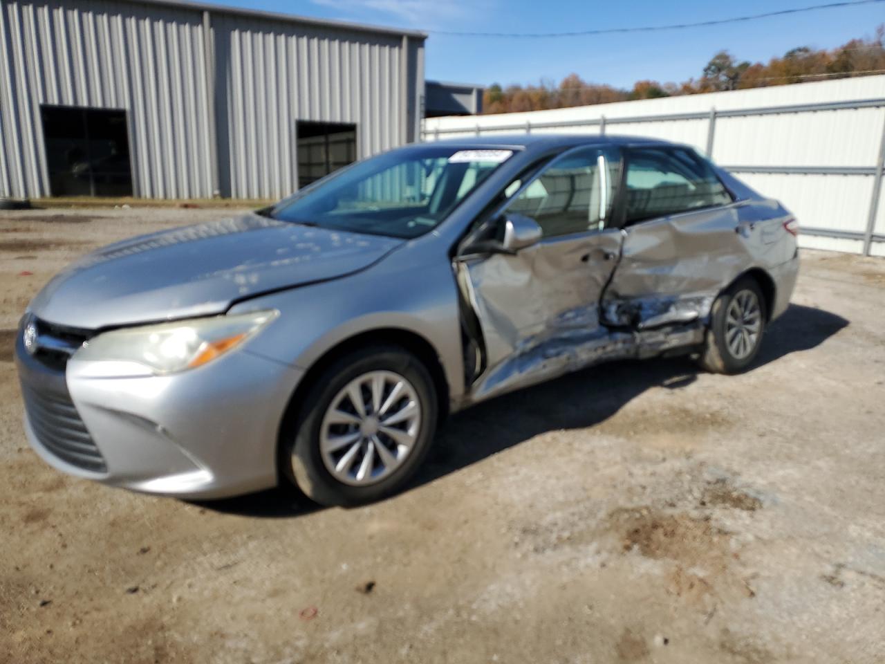 VIN 4T1BF1FK5GU178507 2016 TOYOTA CAMRY no.1