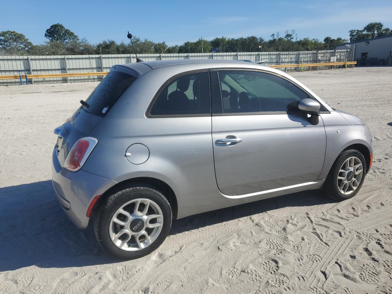 2015 Fiat 500 - Image 3