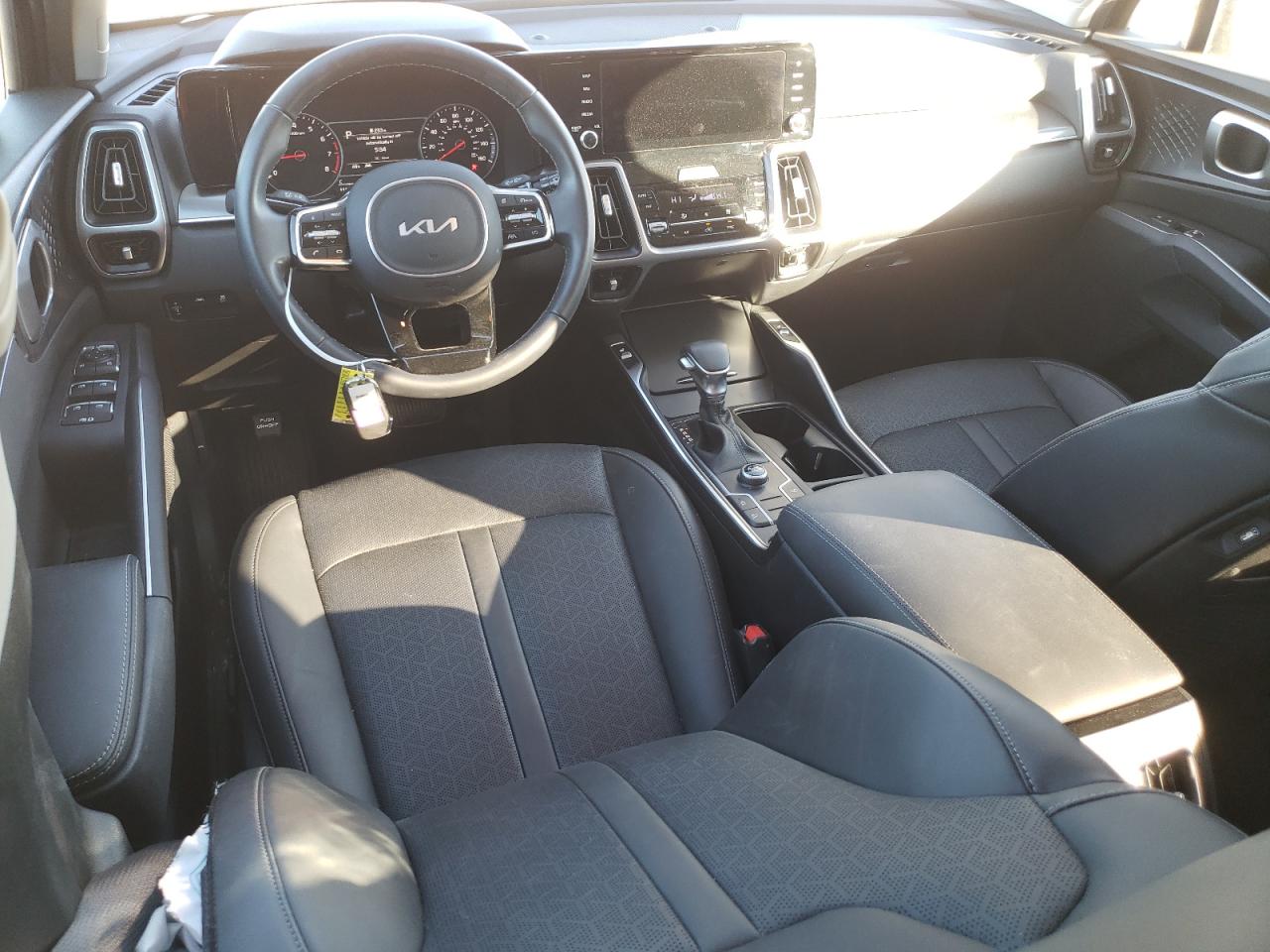 2023 Kia Sorento - Image 8