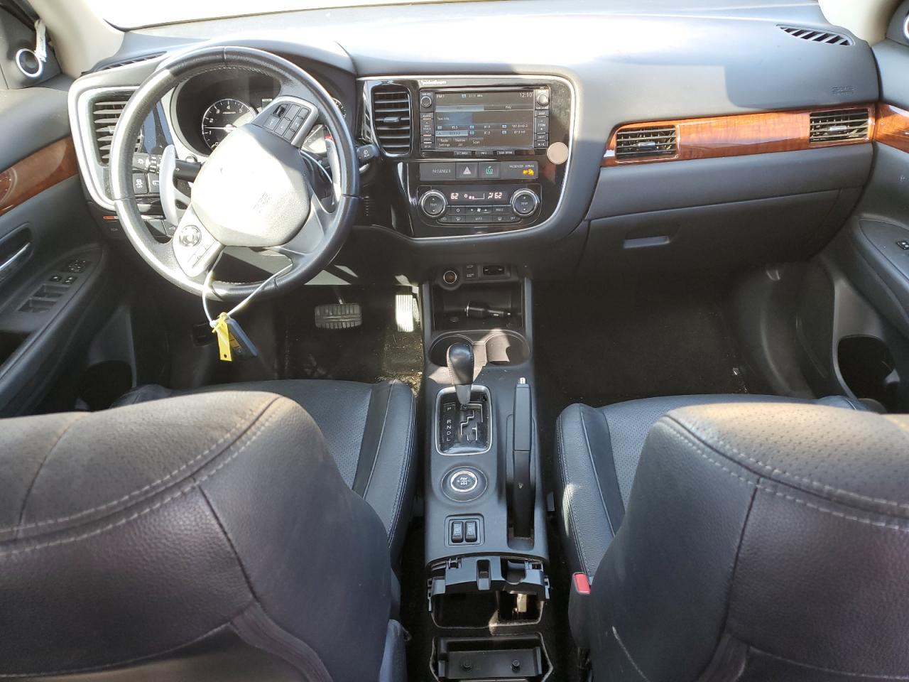 2015 Mitsubishi Outlander - Image 8
