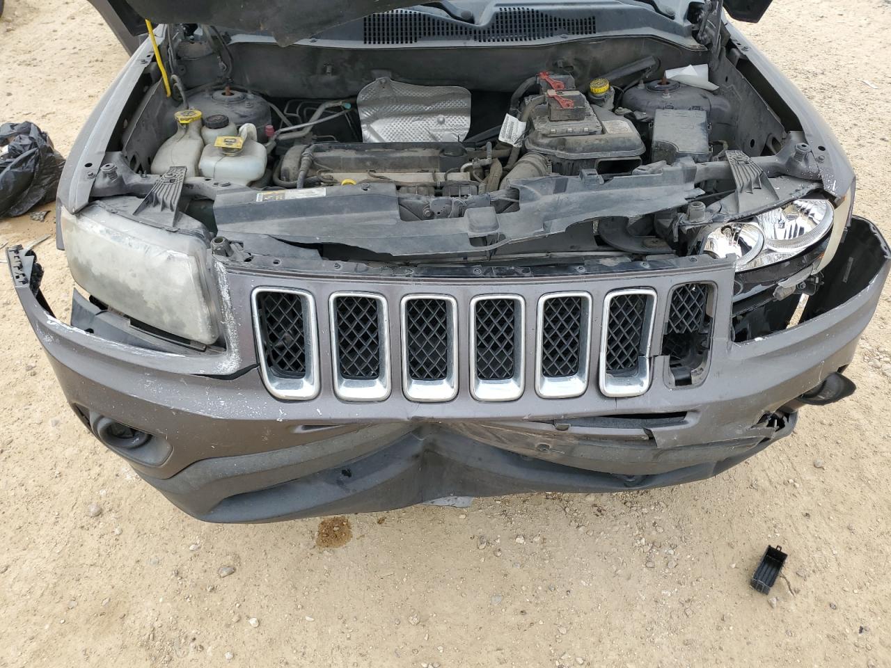 2016 Jeep Compass - Image 12