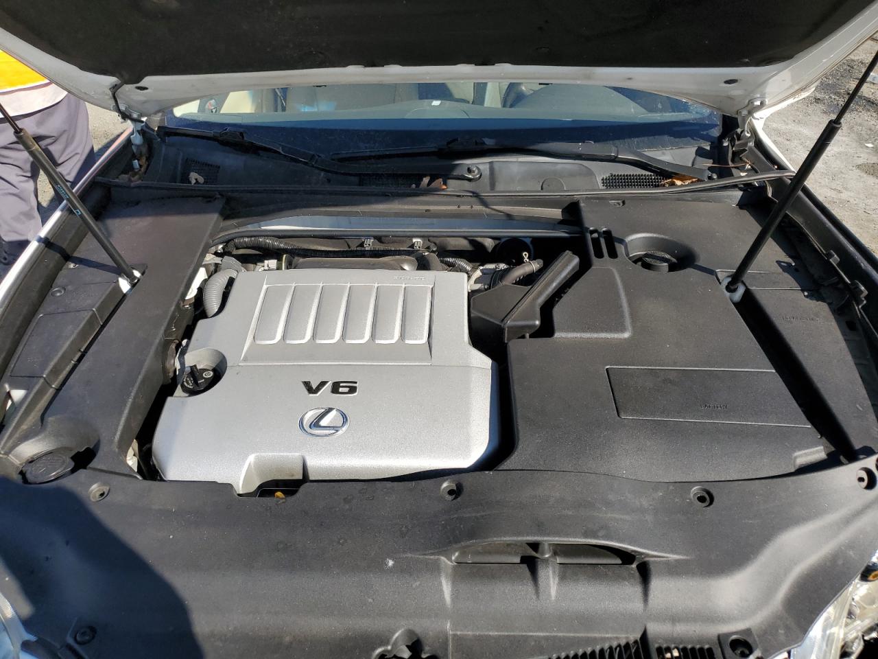 2011 Lexus ES - Image 11