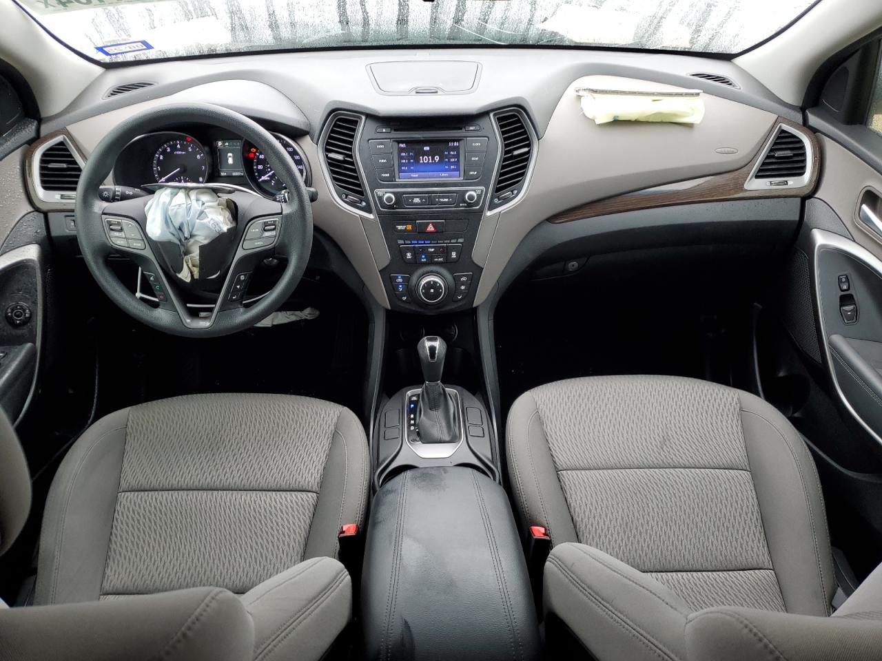 2018 Hyundai Santa Fe - Image 8