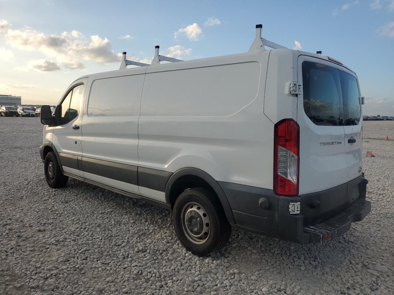 VIN 1FTYR2ZM8FKA18110 2015 FORD TRANSIT no.2