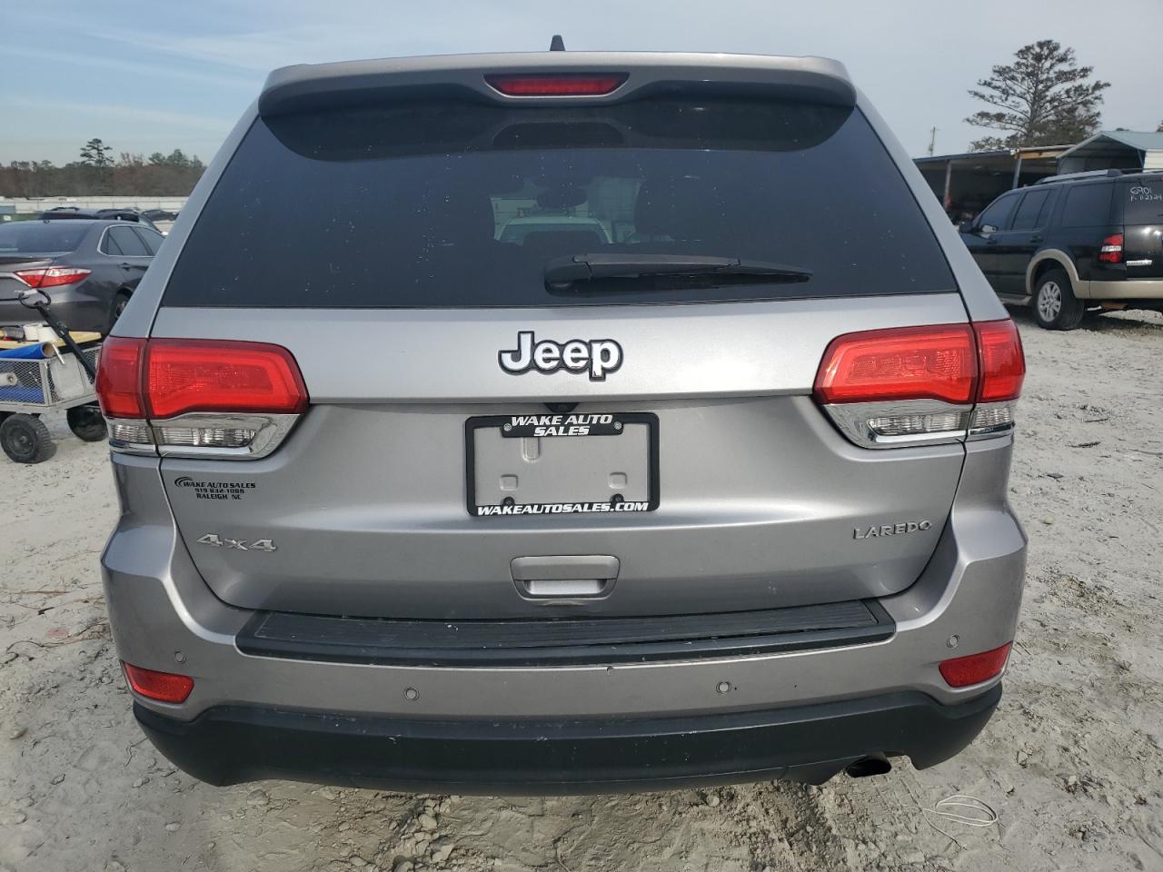 2017 Jeep Grand Cherokee - Image 6
