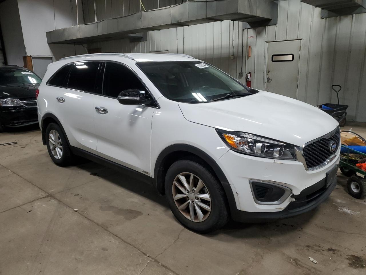 VIN 5XYPGDA37GG169575 2016 KIA SORENTO no.4