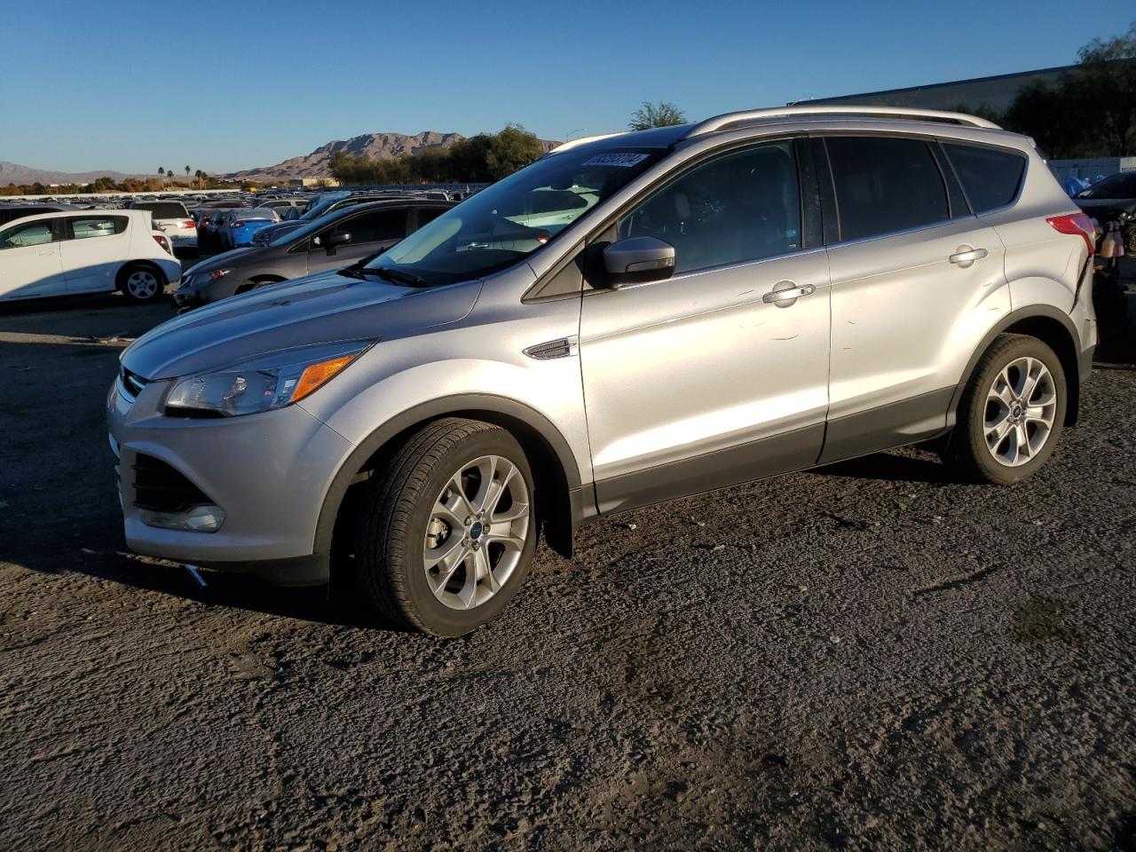 VIN 1FMCU9J97GUB82846 2016 FORD ESCAPE no.1