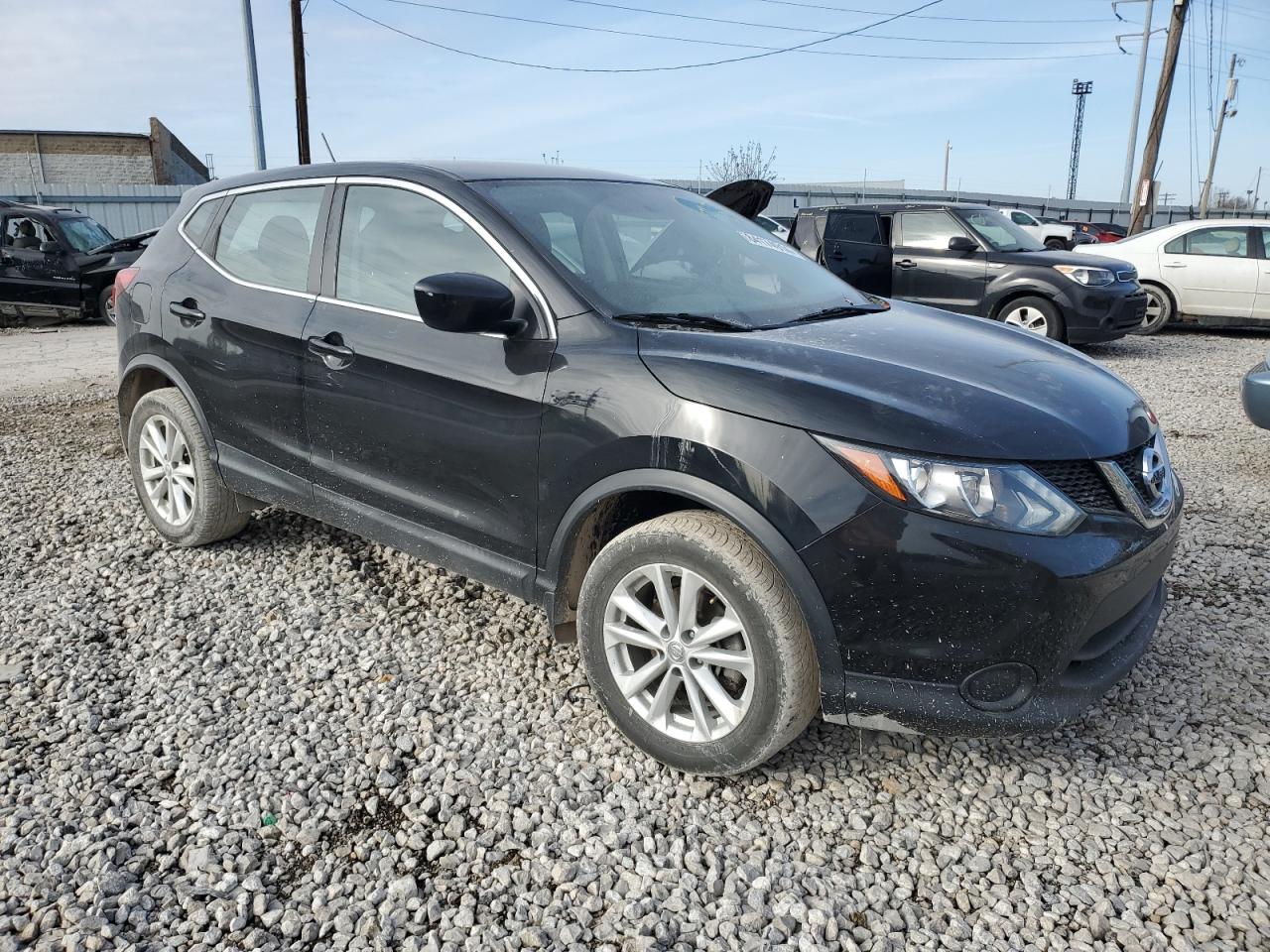 VIN JN1BJ1CR5HW129577 2017 NISSAN ROGUE no.4