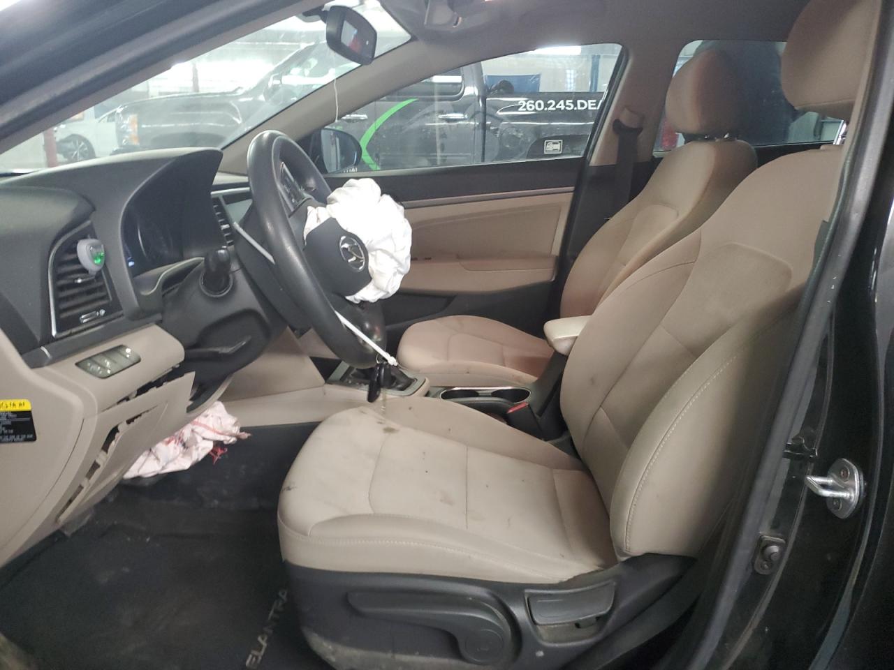 2018 Hyundai Elantra - Image 7