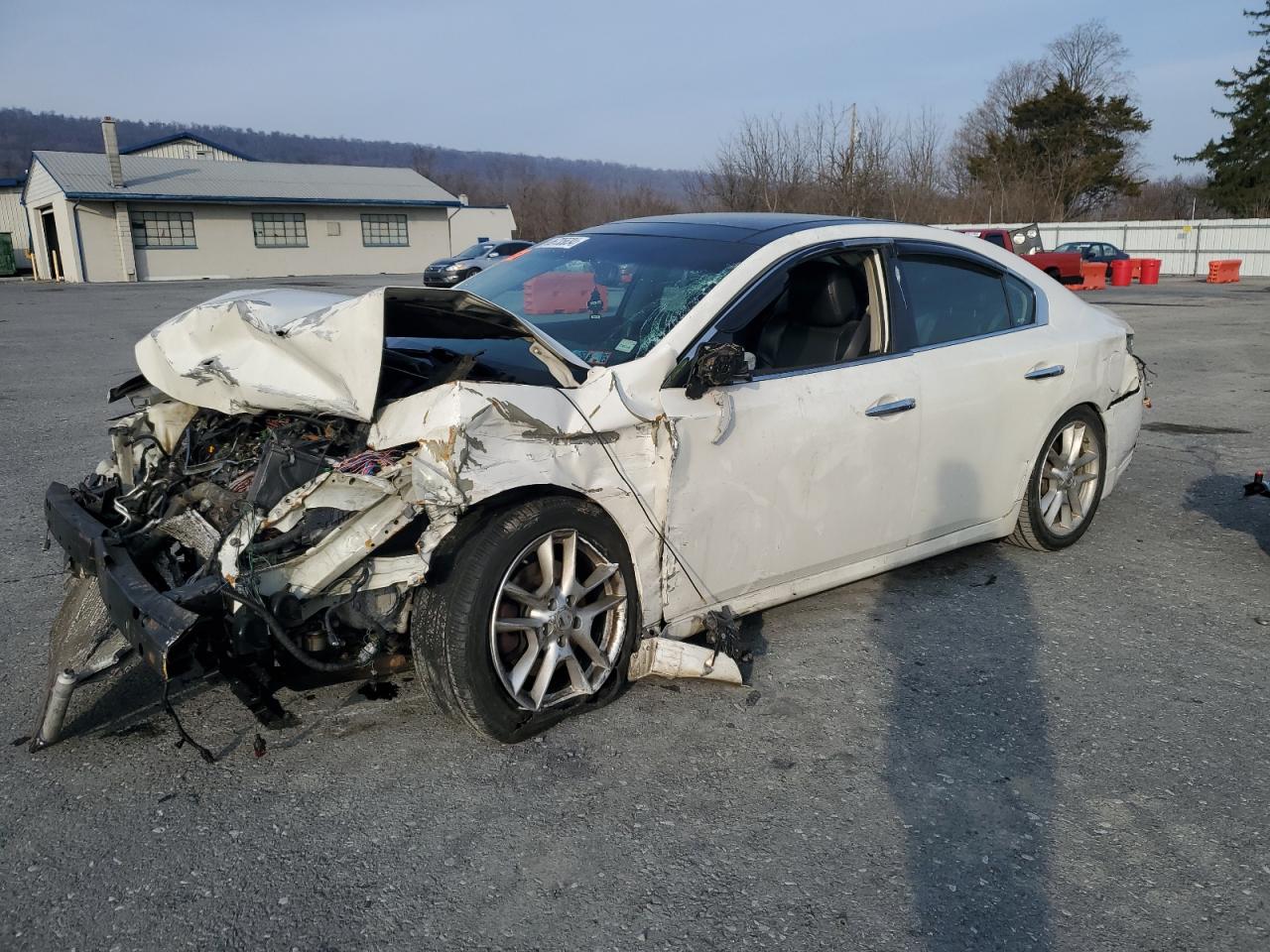 2010 Nissan Maxima - Image 1