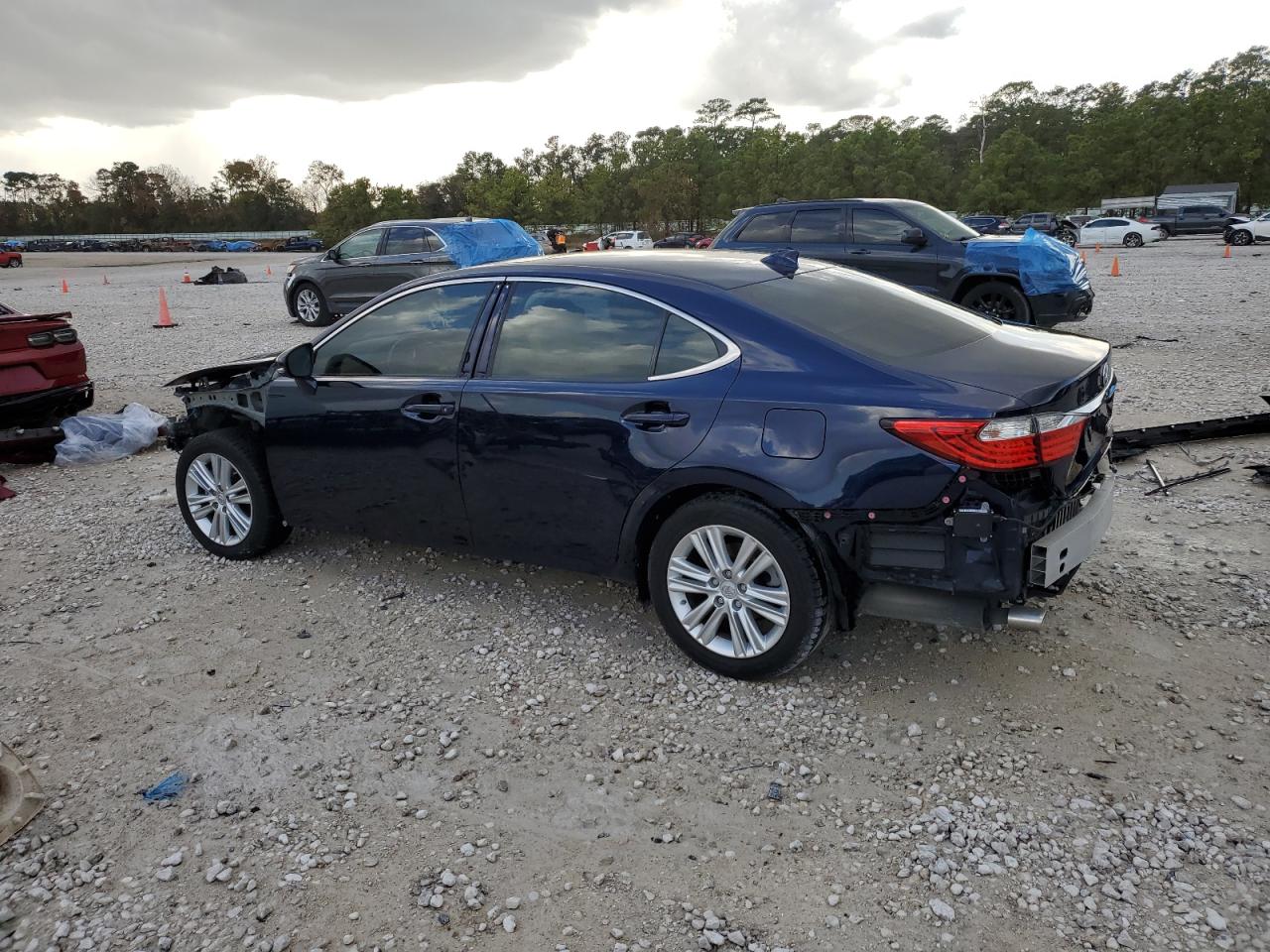 VIN JTHBK1GG1F2162825 2015 LEXUS ES350 no.2