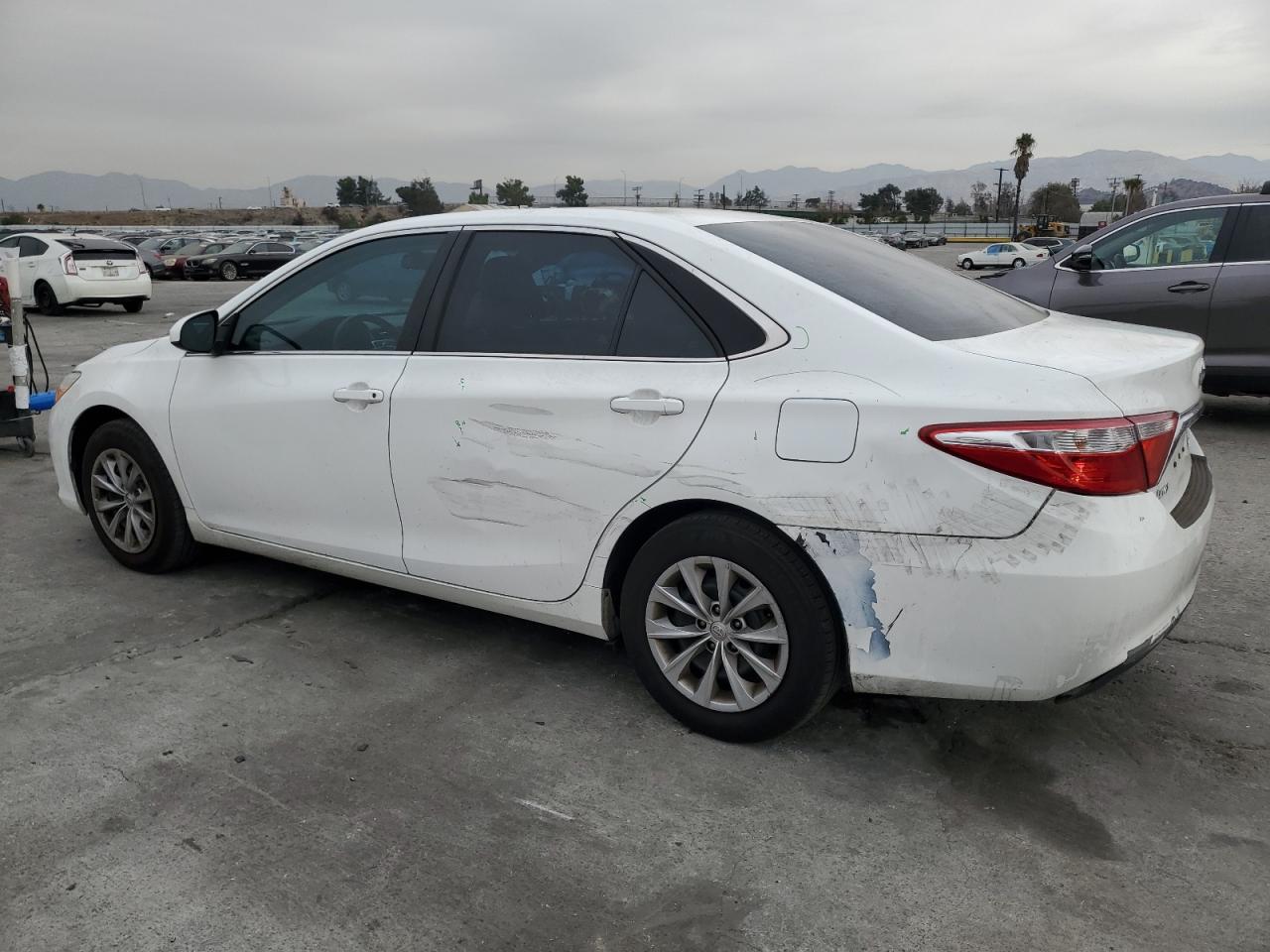 VIN 4T4BF1FK2GR551282 2016 TOYOTA CAMRY no.2