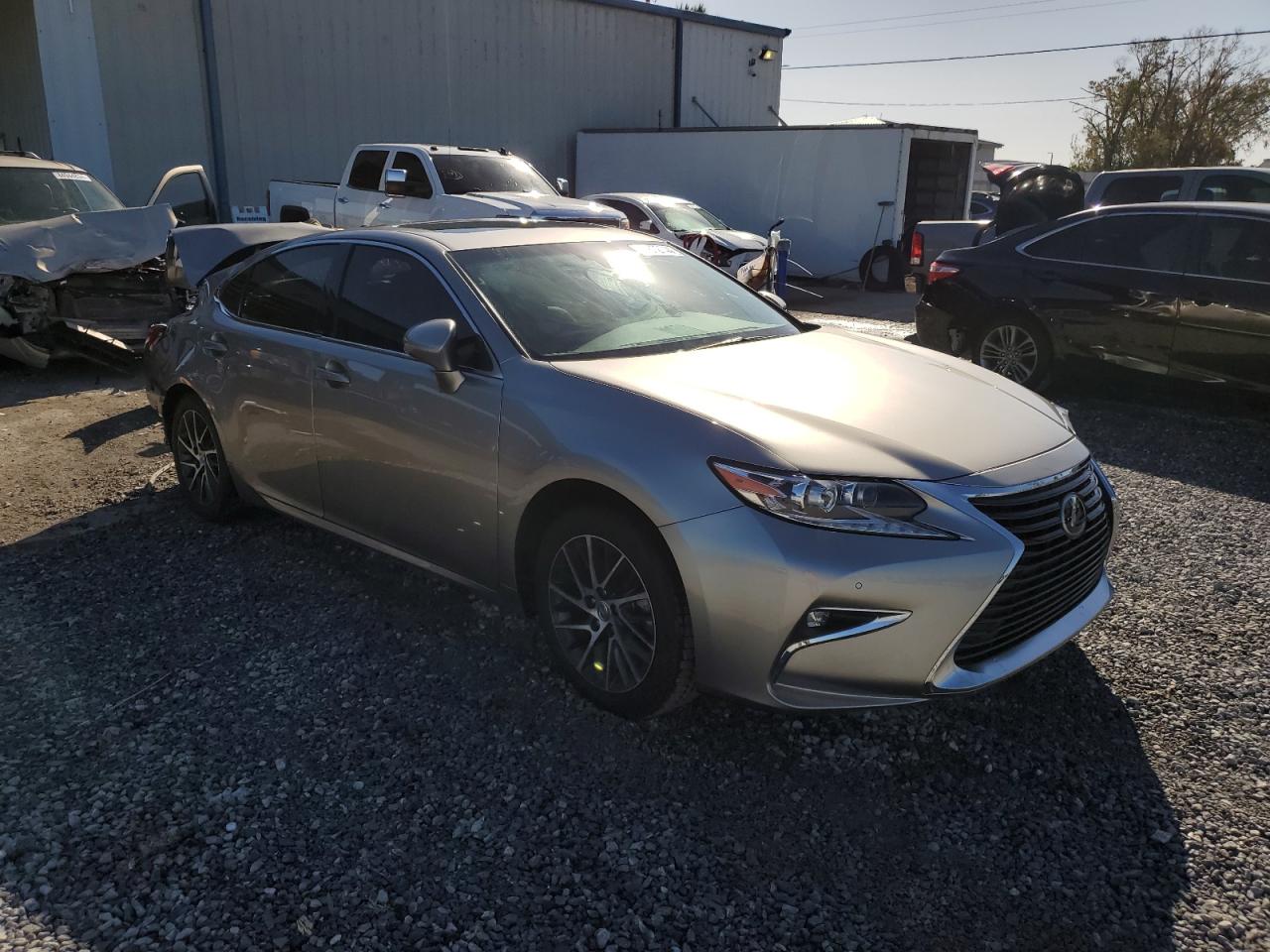 VIN 58ABK1GG5GU011868 2016 LEXUS ES350 no.4