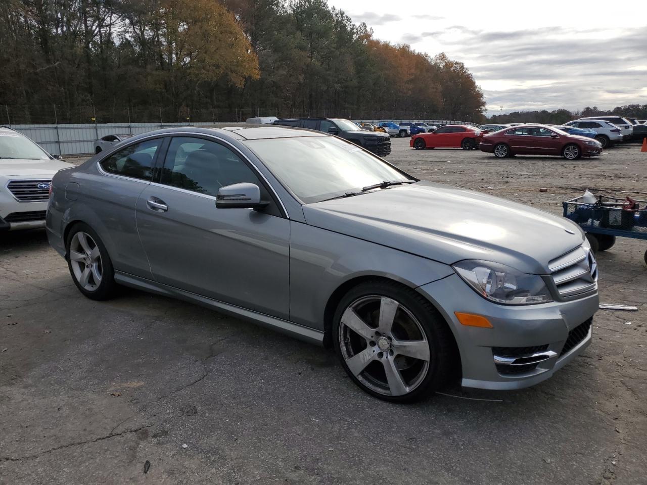 VIN WDDGJ5HB2EG288252 2014 MERCEDES-BENZ C-CLASS no.4