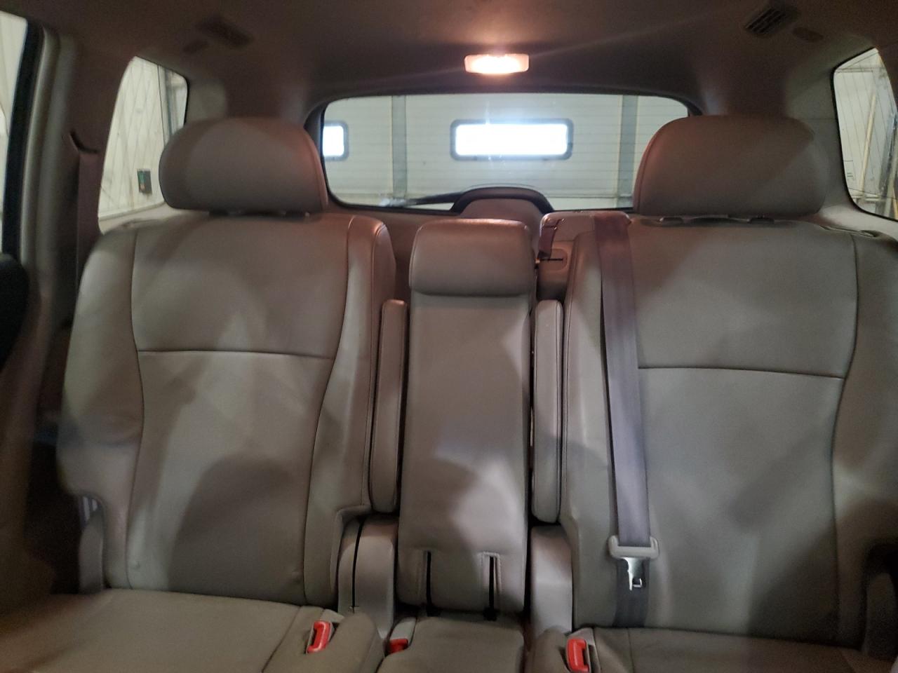 2013 Toyota Highlander - Image 10