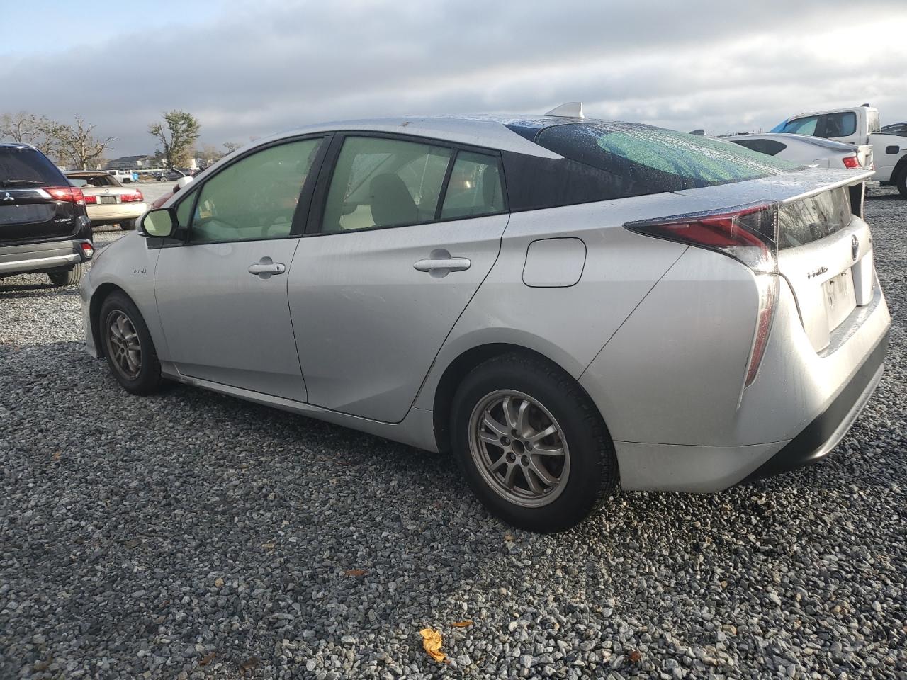 VIN JTDKARFU1G3515747 2016 TOYOTA PRIUS no.2