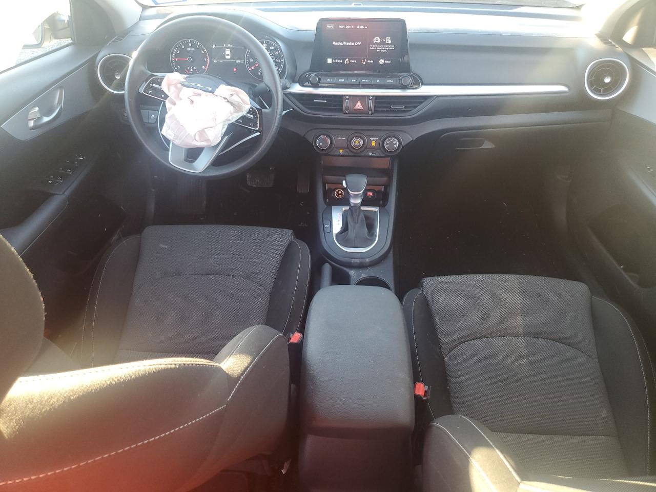 2024 Kia Forte - Image 8
