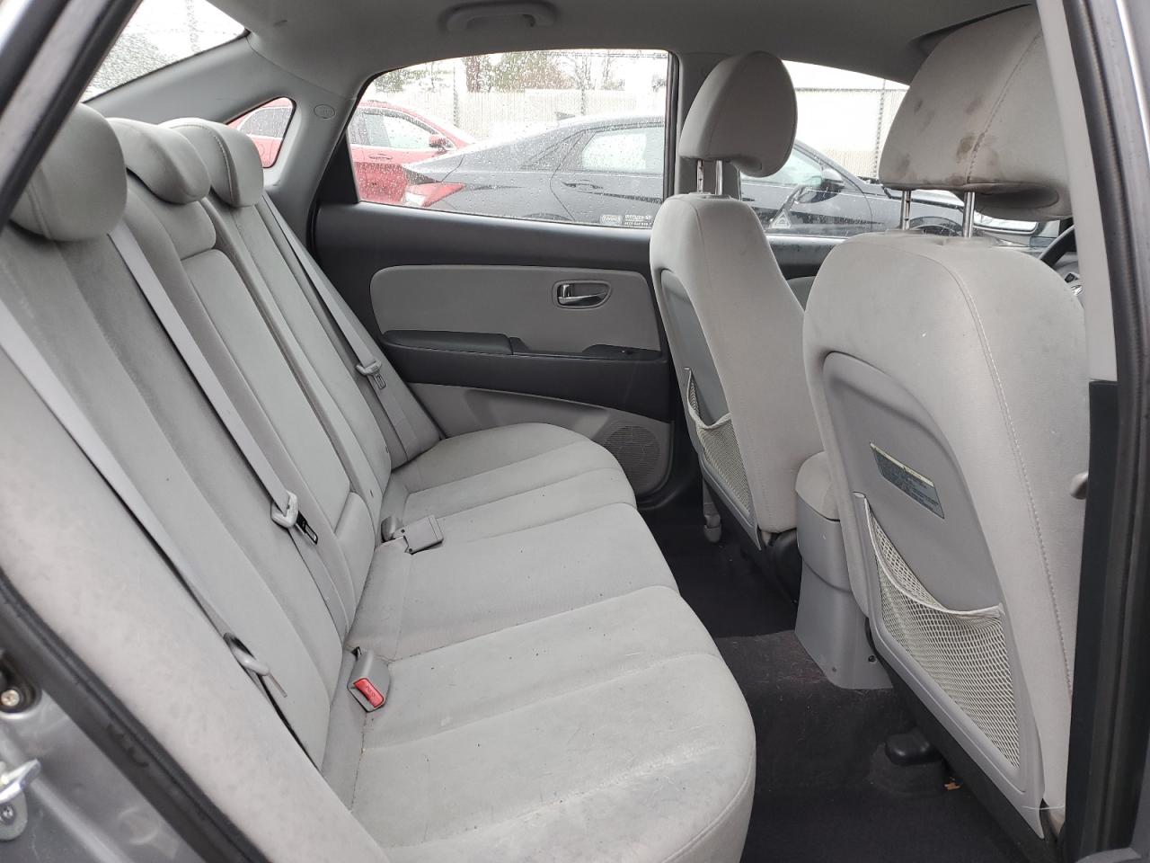 2010 Hyundai Elantra - Image 10
