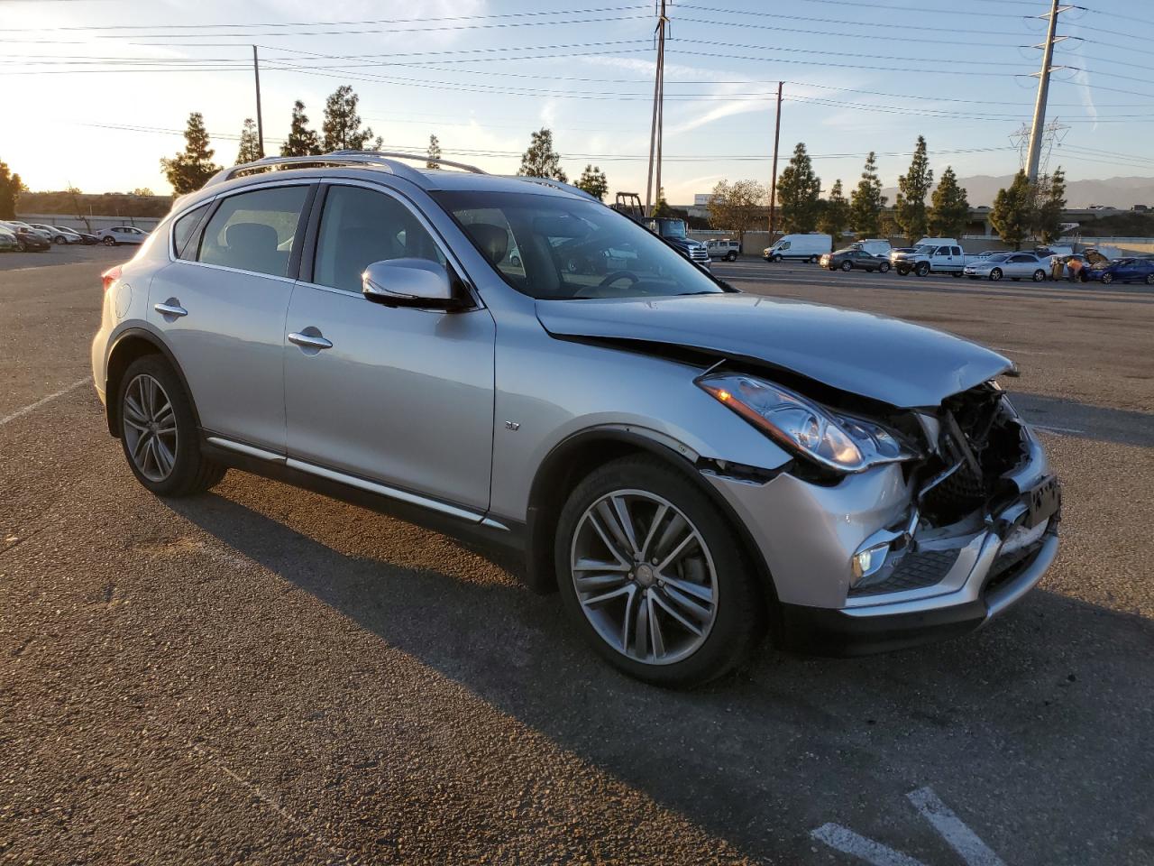 VIN JN1BJ0RR9GM269160 2016 INFINITI QX50 no.4