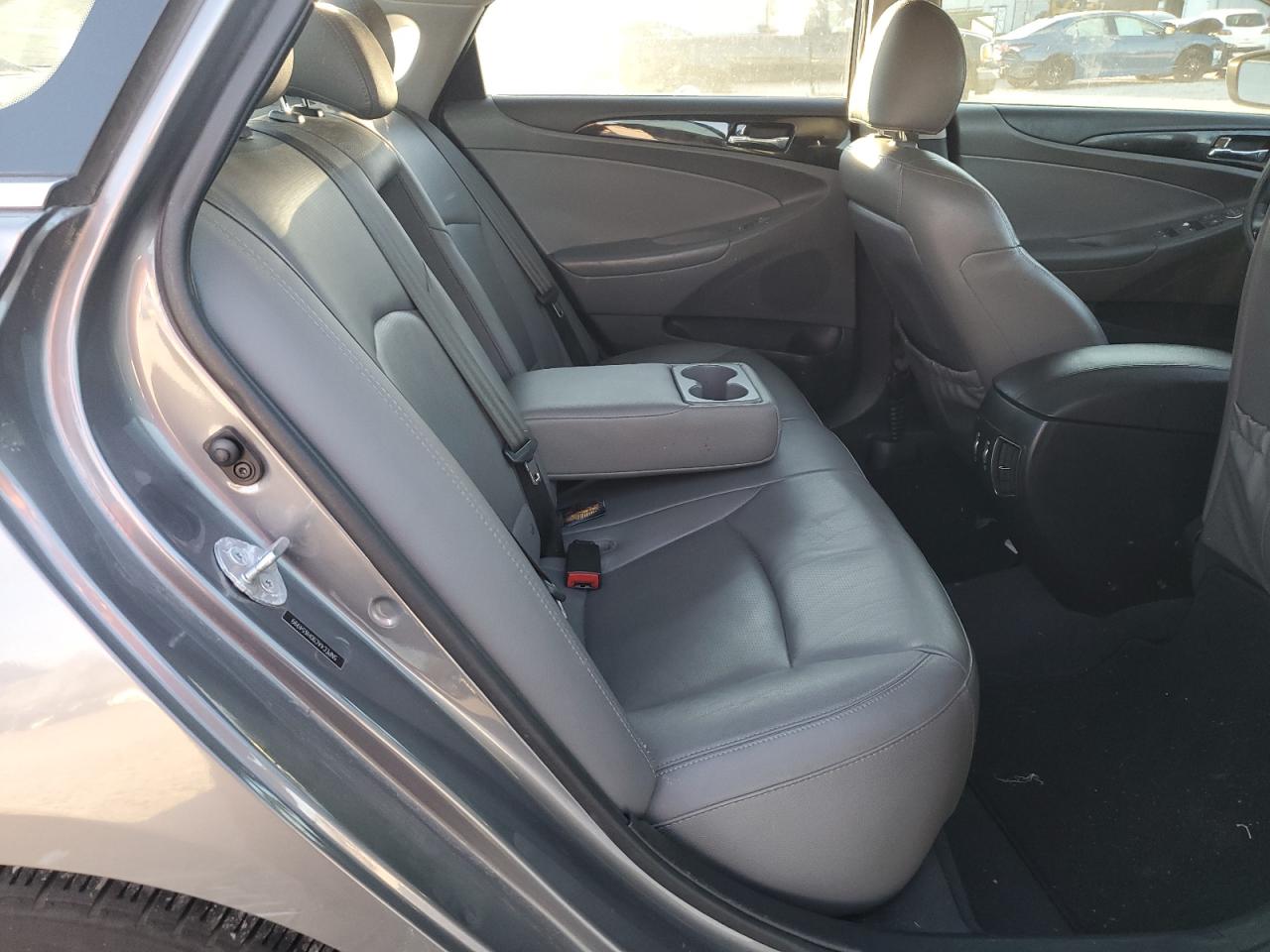 2013 Hyundai Sonata - Image 10