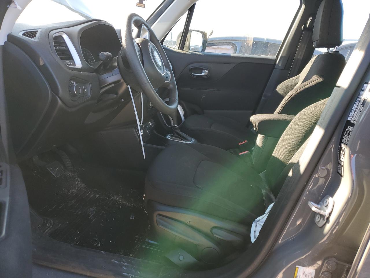 2020 Jeep Renegade - Image 7