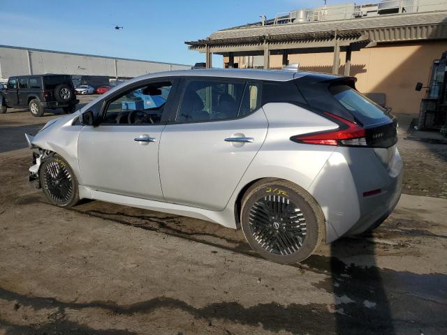  NISSAN LEAF 2023 Сріблястий