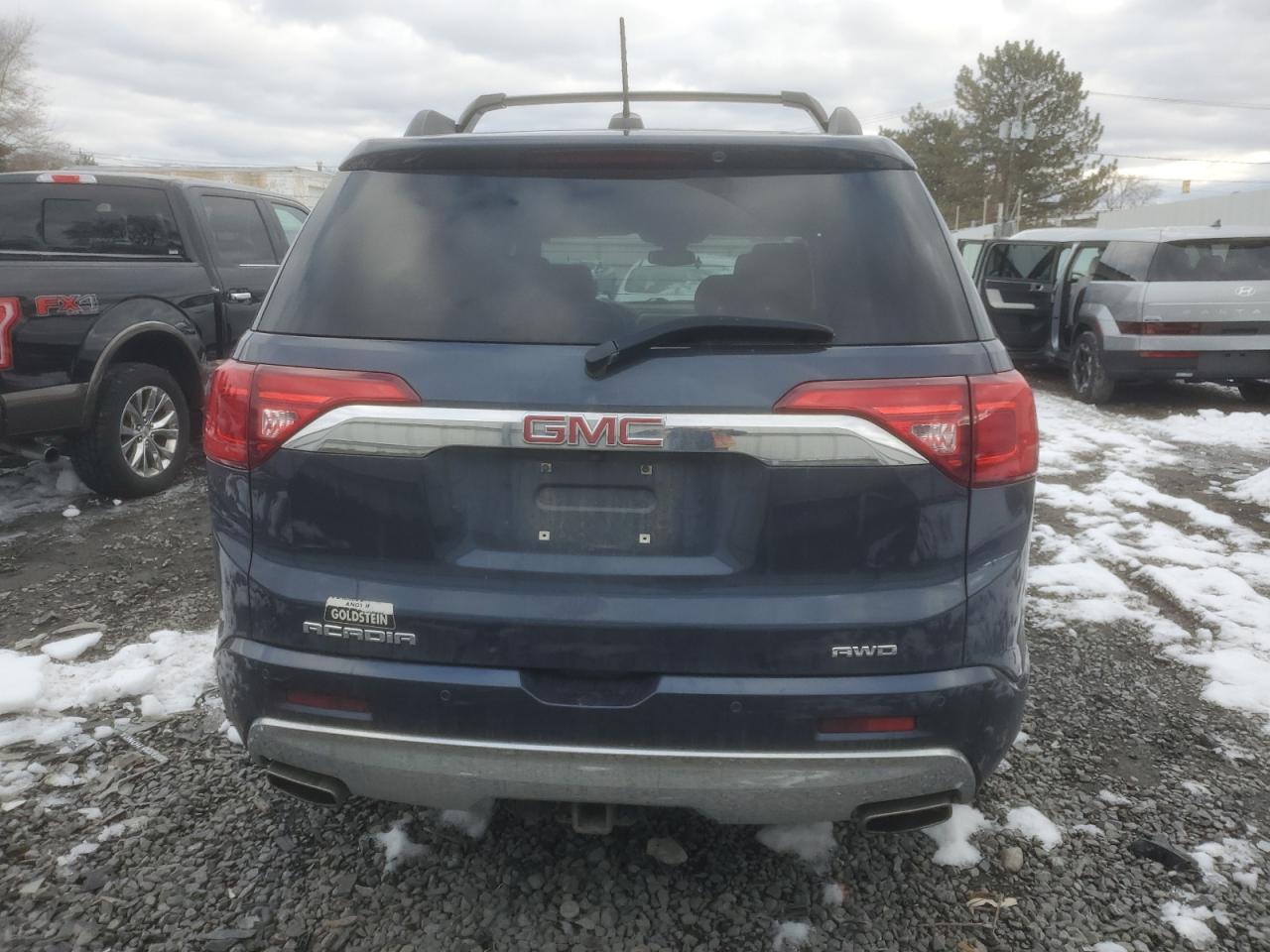 2019 GMC Acadia - Image 6