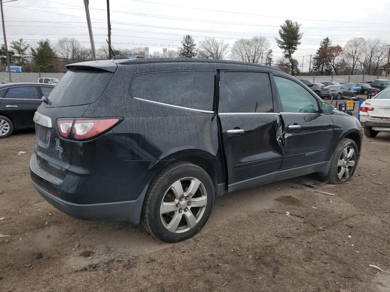 VIN 1GNKVGKD6GJ337058 2016 CHEVROLET TRAVERSE no.3