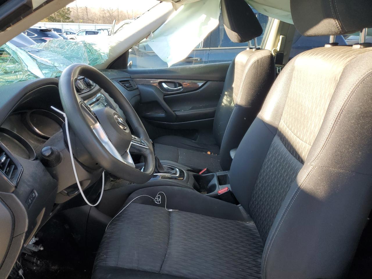 2017 Nissan Rogue - Image 7