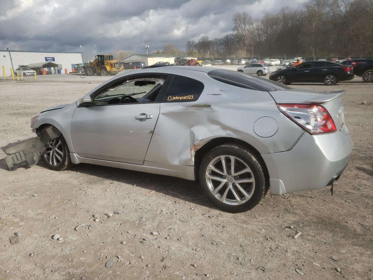 2010 Nissan Altima - Image 2