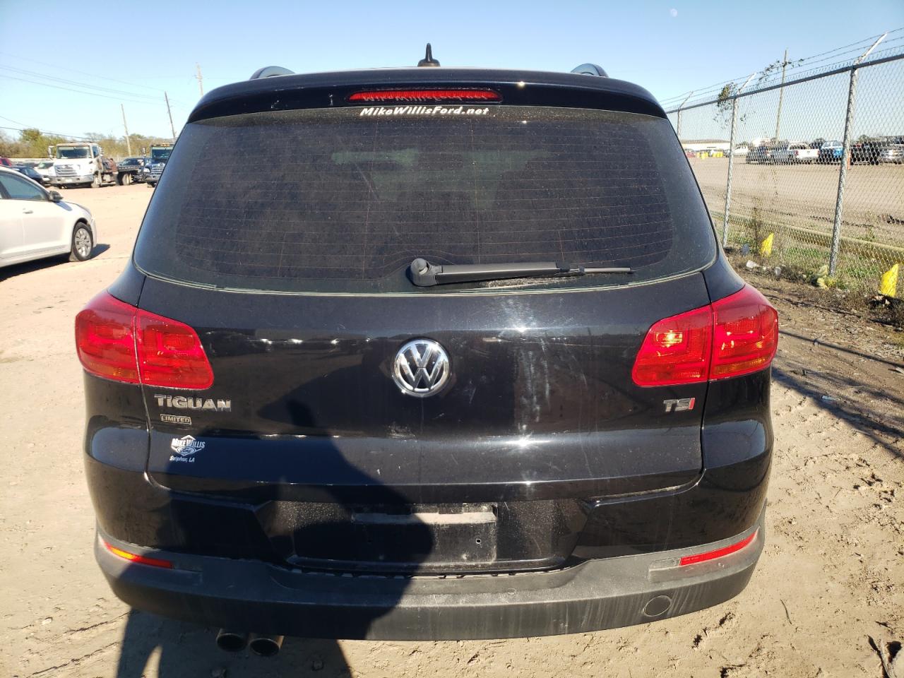 2017 Volkswagen Tiguan - Image 6