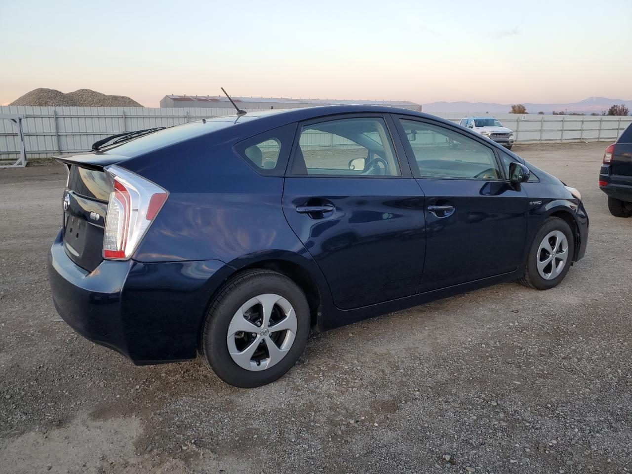 VIN JTDKN3DU6D1684478 2013 TOYOTA PRIUS no.3